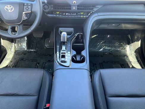 Used 2026 Toyota Crown AWD/4WD image 15