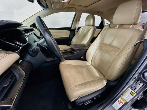 Used 2013 Toyota Avalon Limited w/ Technology Pkg FWD image 13