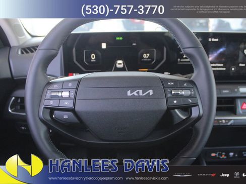 Used 2025 Kia K4 EX image 16