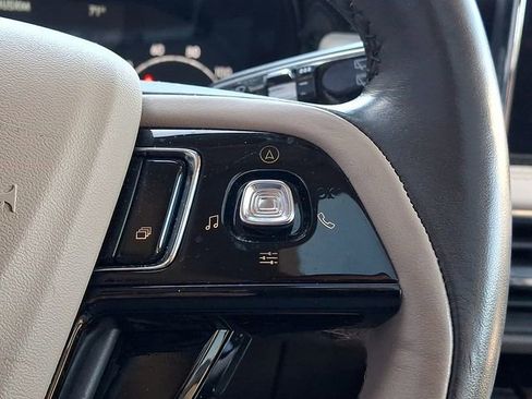 Used 2022 Lincoln Corsair AWD w/ Premium Package image 25