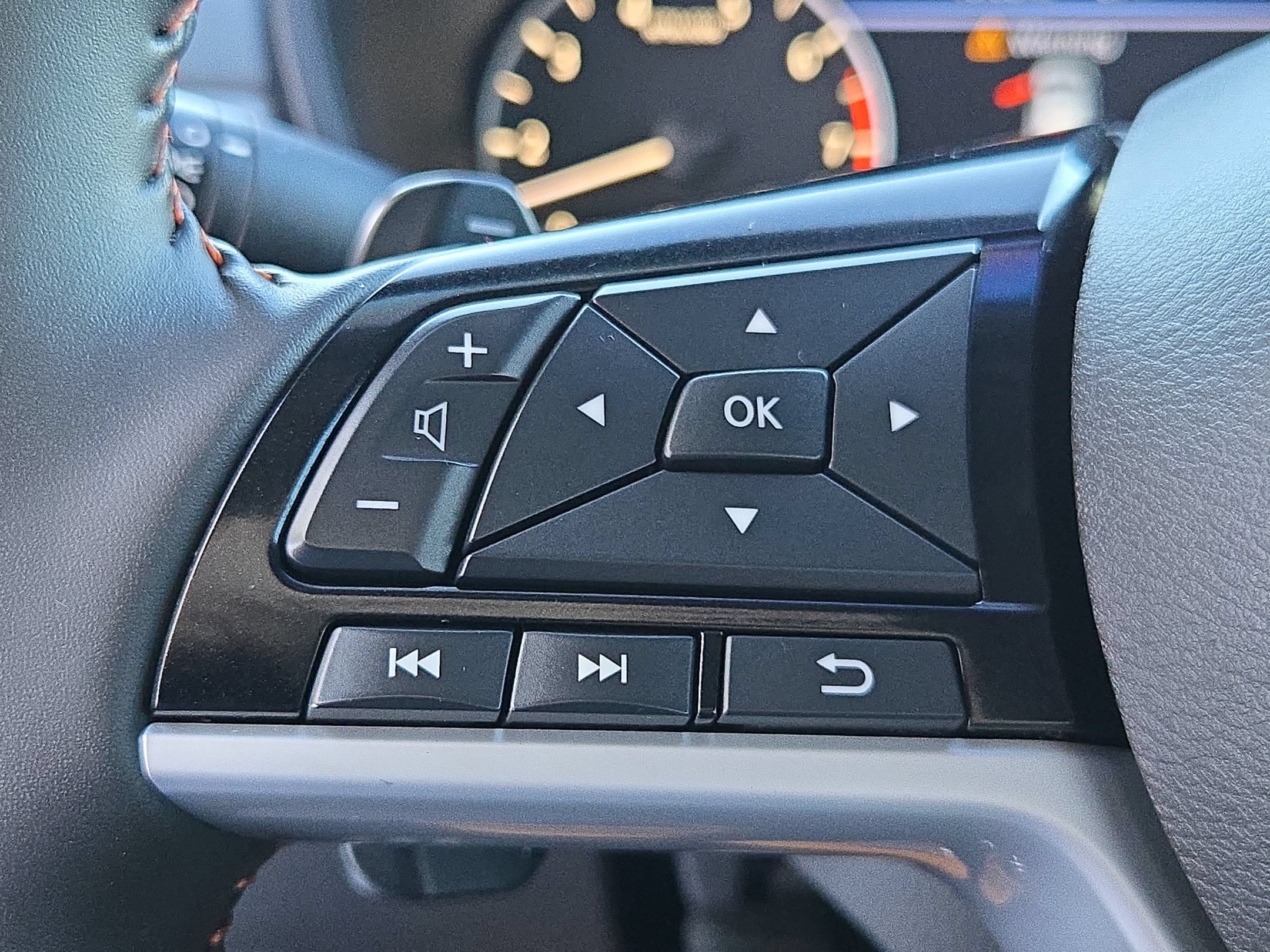 Used 2025 Nissan Altima 2.5 SR AWD/4WD image 27