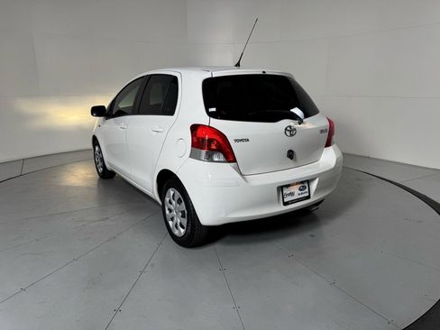 Used 2009 Toyota Yaris 4-Door Hatchback image 7