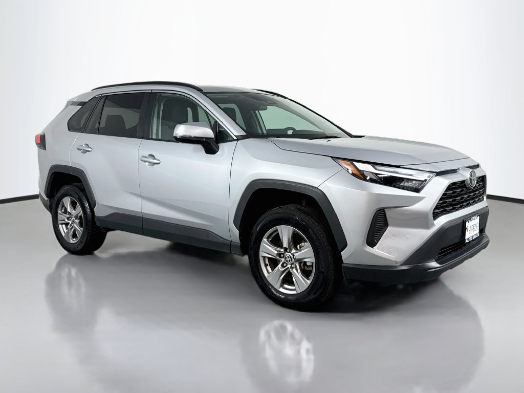 Used 2025 Toyota RAV4 XLE w/ Convenience Package AWD/4WD image 4