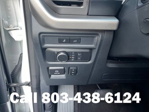 Used 2022 Ford Expedition Max XLT AWD/4WD image 35