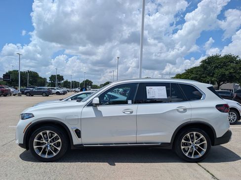 Used 2025 BMW X5 xDrive50e AWD/4WD image 3