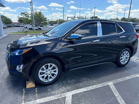 Used 2019 Chevrolet Equinox LT FWD image 2