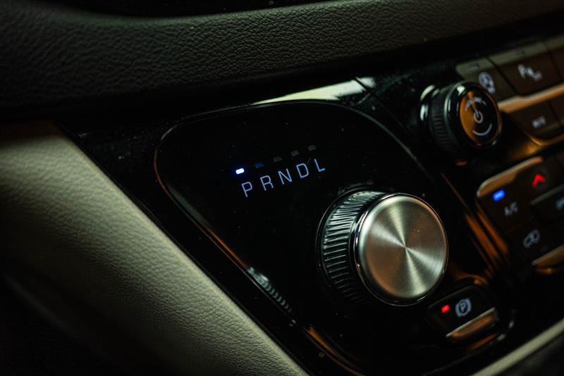 Used 2024 Chrysler Pacifica Touring-L FWD image 19