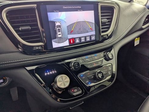 New 2026 Chrysler Pacifica Select w/ S Appearance Package FWD image 23