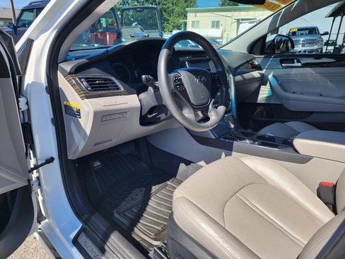 Used 2017 Hyundai Sonata Limited FWD image 11