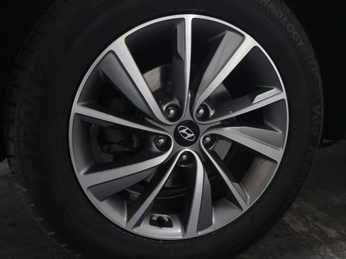 Used 2020 Hyundai Santa Fe Limited AWD/4WD image 34
