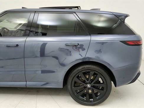 Used 2025 Land Rover Range Rover Sport Dynamic SE image 10