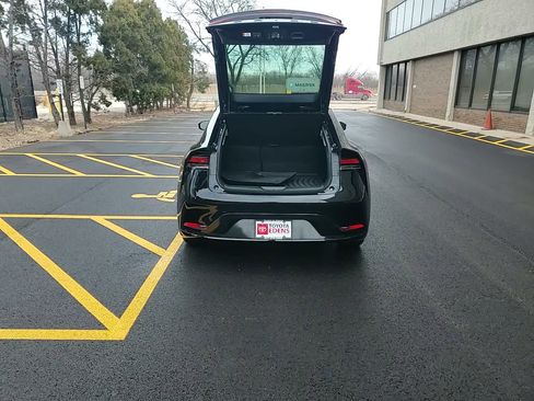 Used 2024 Toyota Prius Limited w/ Limited Premium Package image 7