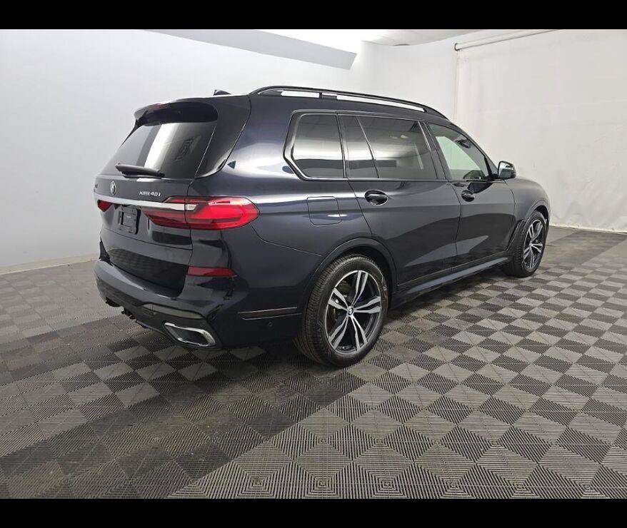 Used 2021 BMW X7 xDrive40i w/ M Sport Package AWD/4WD image 9