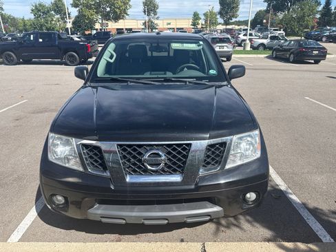 Used 2018 Nissan Frontier SV w/ Value Truck Package RWD image 2