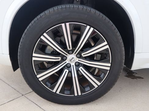 Used 2024 Volvo XC90 B5 Core w/ Protection Package Premier AWD/4WD image 33