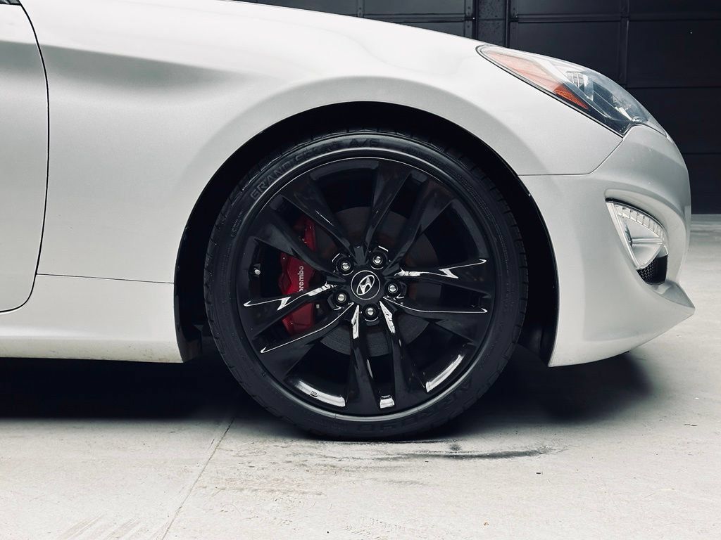 Used 2016 Hyundai Genesis Coupe 3.8 RWD image 35