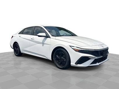 Used 2024 Hyundai Elantra SE