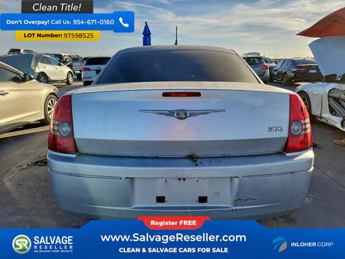 Used 2008 Chrysler 300 LX image 8