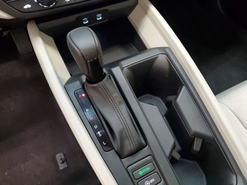 Used 2025 Honda Accord SE image 9