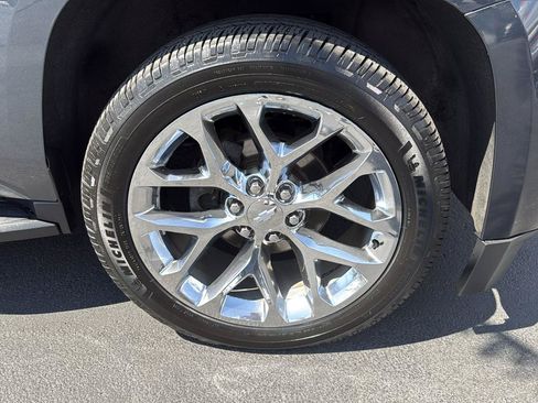 Used 2019 Chevrolet Suburban LT AWD/4WD image 37