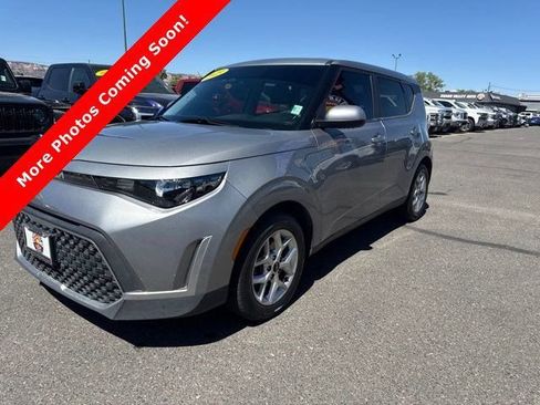 Used 2023 Kia Soul LX w/ Option Group 015 FWD image 4