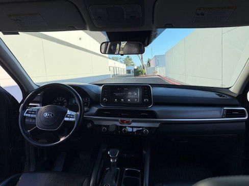 Used 2020 Kia Telluride LX image 13