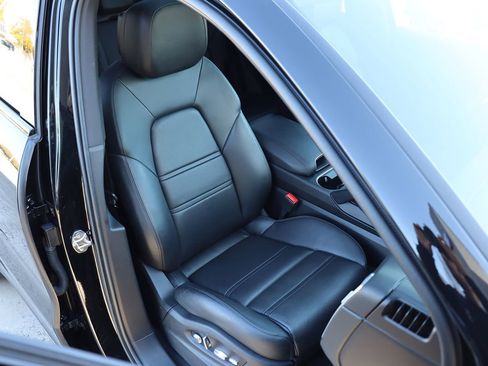 Used 2021 Porsche Cayenne Coupe image 37