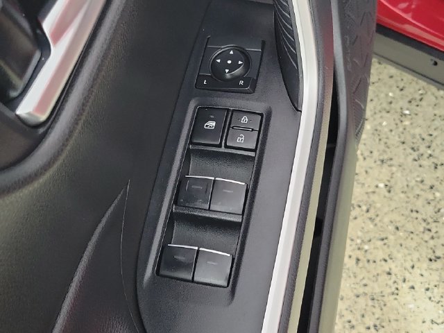 Used 2024 Toyota RAV4 XLE w/ Convenience Package FWD image 23