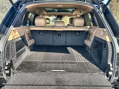 New 2026 Land Rover Range Rover Long Wheelbase SE image 18