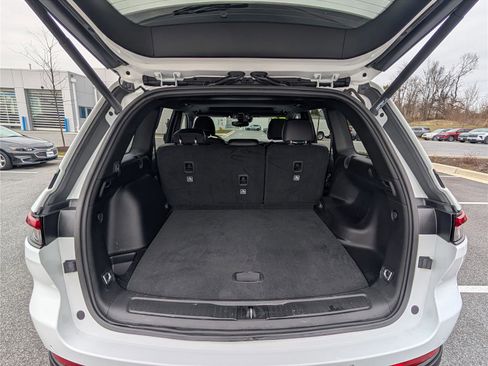 Used 2023 Jeep Grand Cherokee Altitude image 12