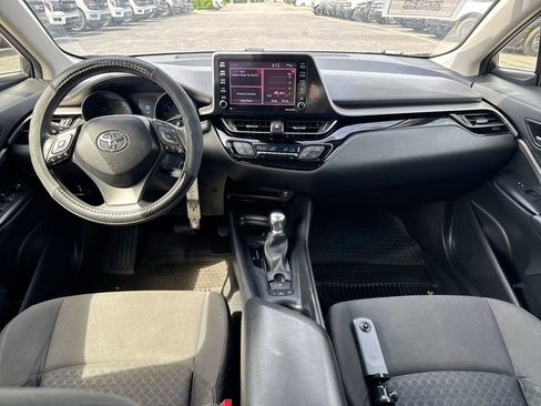 Used 2021 Toyota C-HR LE FWD image 10