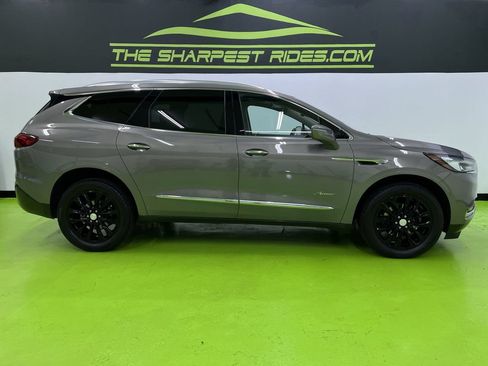 Used 2019 Buick Enclave Avenir w/ Avenir Technology Package AWD/4WD image 11