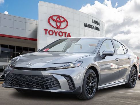 New 2026 Toyota Camry SE FWD image 1