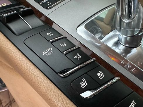 Used 2011 Porsche Panamera S image 25