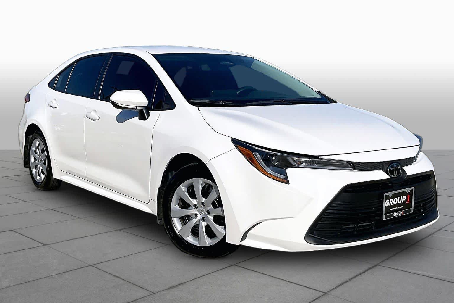 Used 2024 Toyota Corolla LE FWD image 3