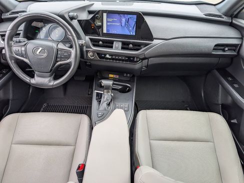 Used 2023 Lexus UX 250h F Sport image 4