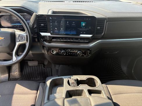 Used 2024 Chevrolet Silverado 1500 LT AWD/4WD image 11
