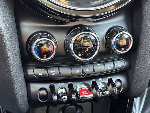 Used 2023 MINI Cooper 2-Door Hardtop image 13