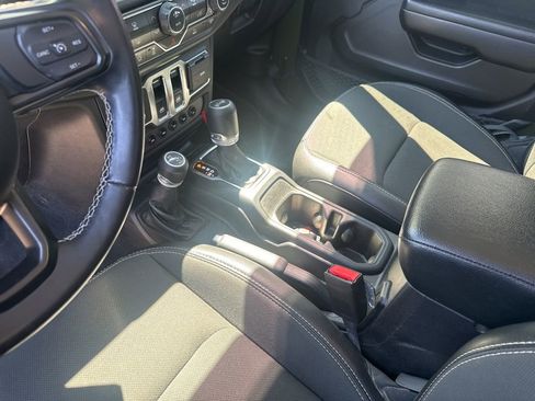 Used 2021 Jeep Wrangler Sport S image 16