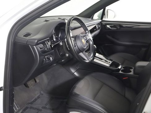 Used 2023 Porsche Macan AWD/4WD image 25