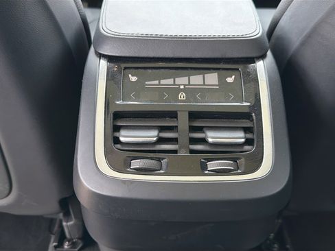 Used 2023 Volvo XC90 B6 Plus image 20
