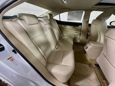 Used 2013 Lexus ES 350 w/ Premium Pkg FWD image 33