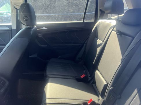 Used 2022 Volkswagen Tiguan SE AWD/4WD image 5