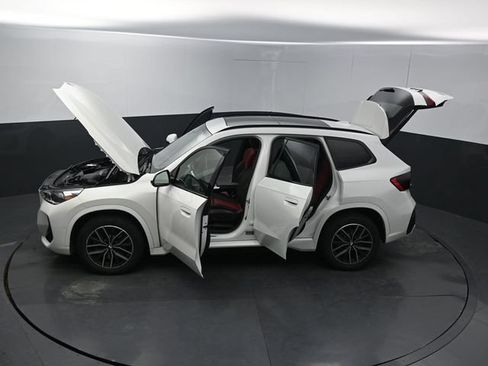 Used 2023 BMW X1 xDrive28i w/ M Sport Package AWD/4WD image 70
