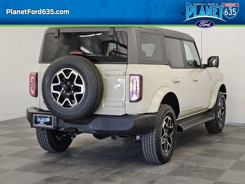 New 2025 Ford Bronco Outer Banks AWD/4WD image 4