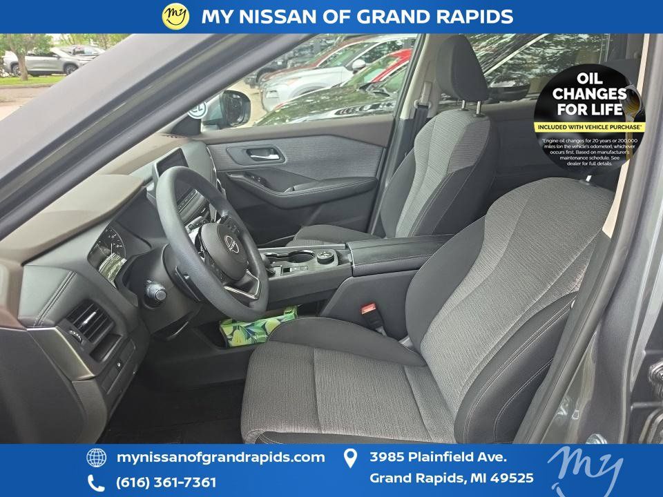 Used 2023 Nissan Rogue SV AWD/4WD image 4