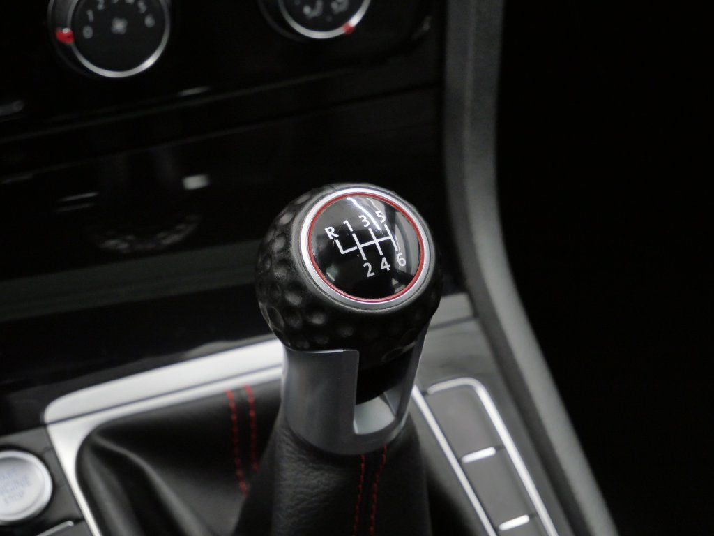 Used 2020 Volkswagen GTI SE FWD image 26