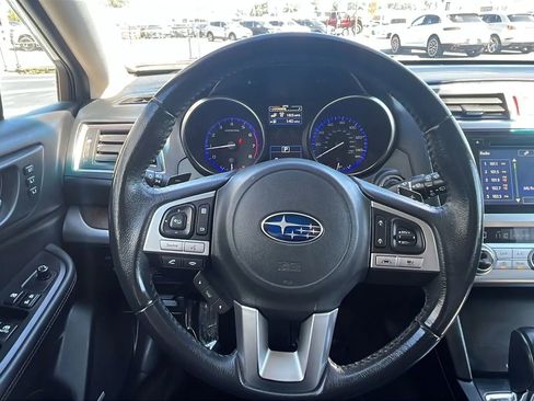 Used 2017 Subaru Outback 2.5i Limited image 15