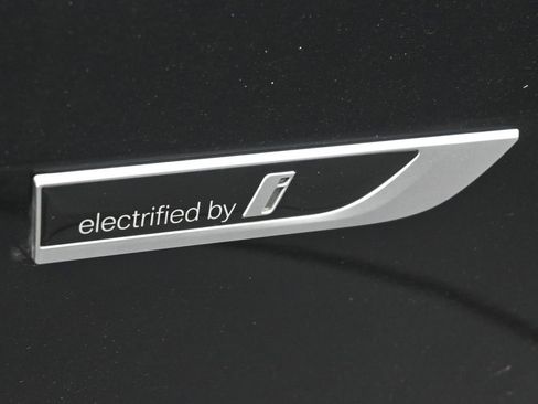 Used 2022 BMW X5 xDrive45e w/ M Sport Package image 10