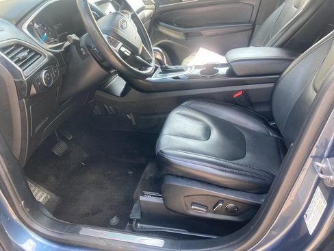 Used 2018 Ford Edge Titanium w/ Cold Weather Package AWD/4WD image 11